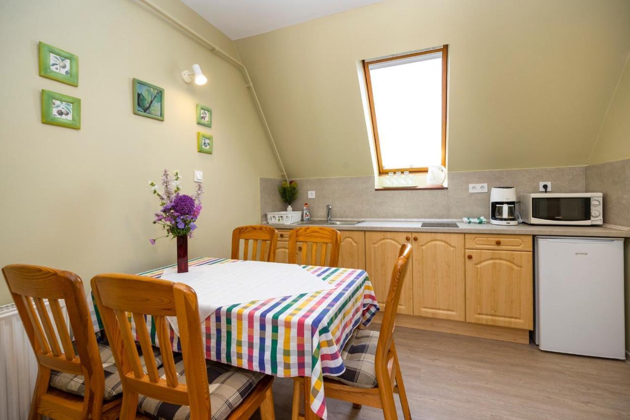 Cecey Apartman Eger Exterior photo