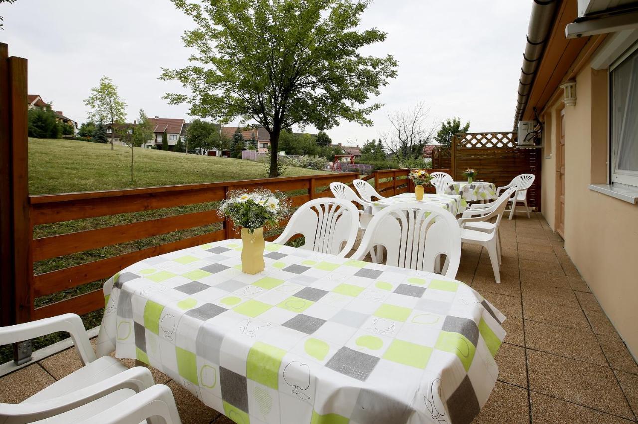 Cecey Apartman Eger Exterior photo